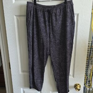 Lululemon athletica Size 12 Cropped Pants